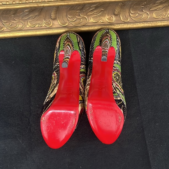 Christian Louboutin Daffodile Python
PREOWNED/USED - Picture 6 of 12